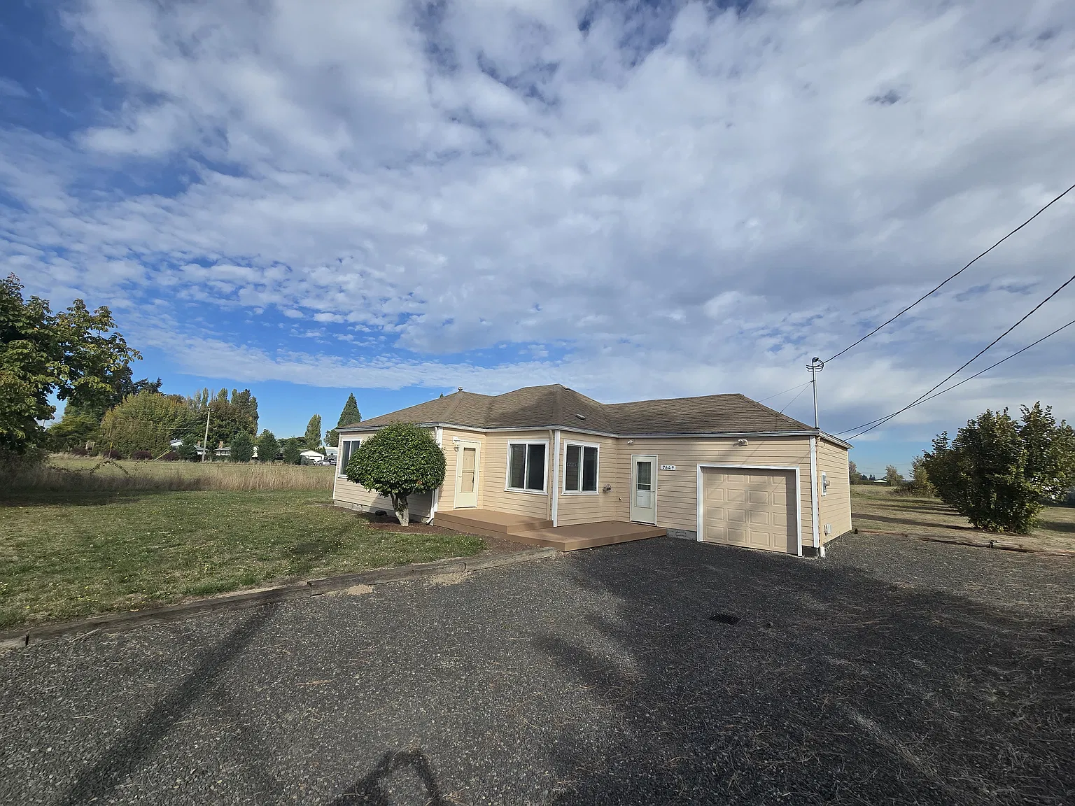 2 bed, 1000 sqft, $1,900 — Photo 2