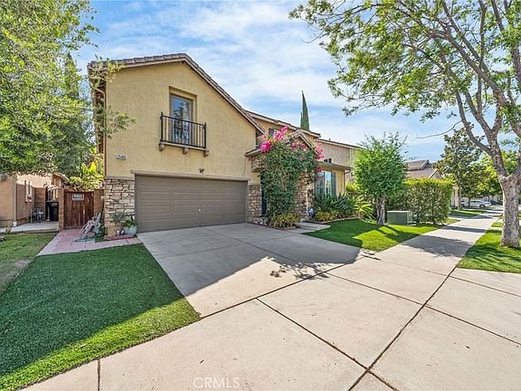2nd image of 25465 Hyacinth St