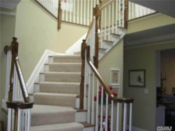 2nd image of 8 Sparrow Ct