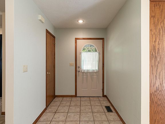 5th image of 819 N Dogwood Street