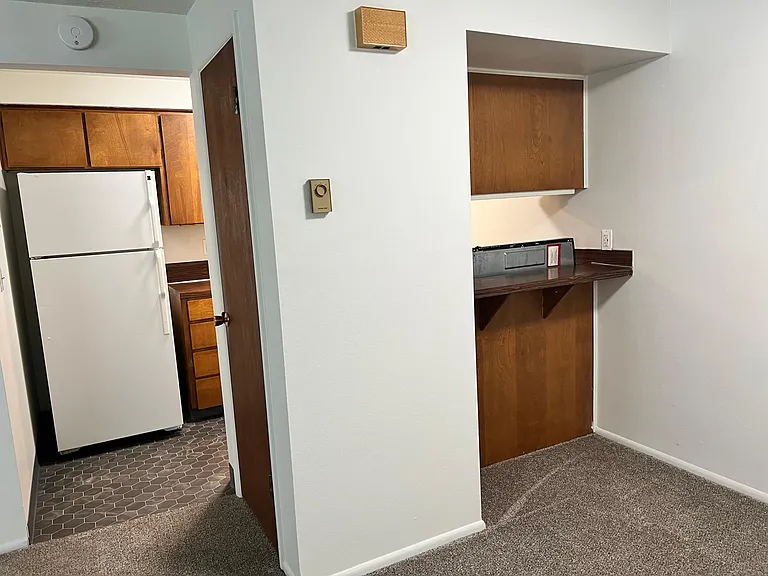 2906 W Jordan St — Photo 4