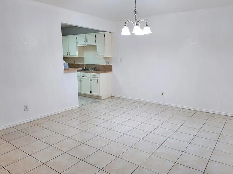 1802 Bobcat Ln — Photo 5