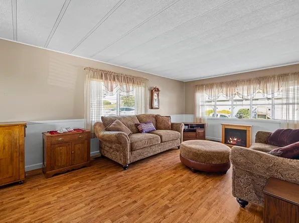 102 Peter St, Raynham, MA 02767