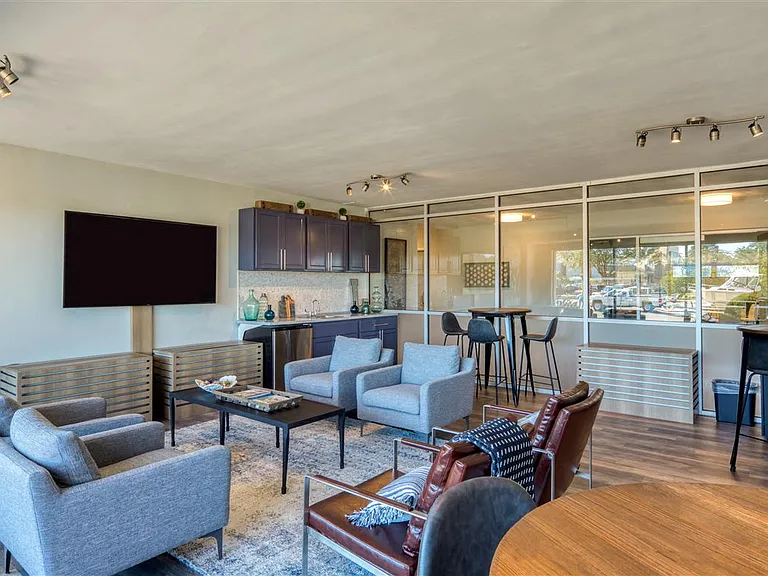 The Lafayette Apartments — Photo 14