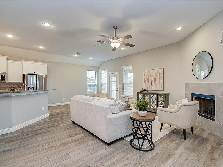 19029 Villa Ln — Photo 12