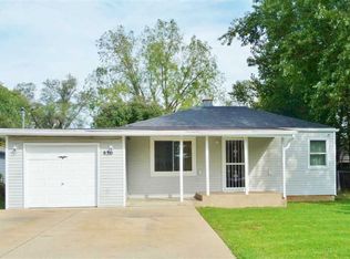 830 Evans Ave, Machesney Park, IL 61115
