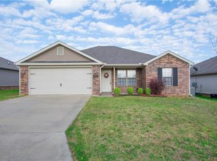 302 Regency Dr, Barling, AR 72923