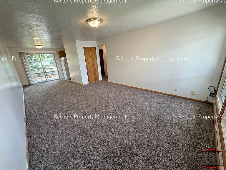 1056 Garfield St — Photo 3