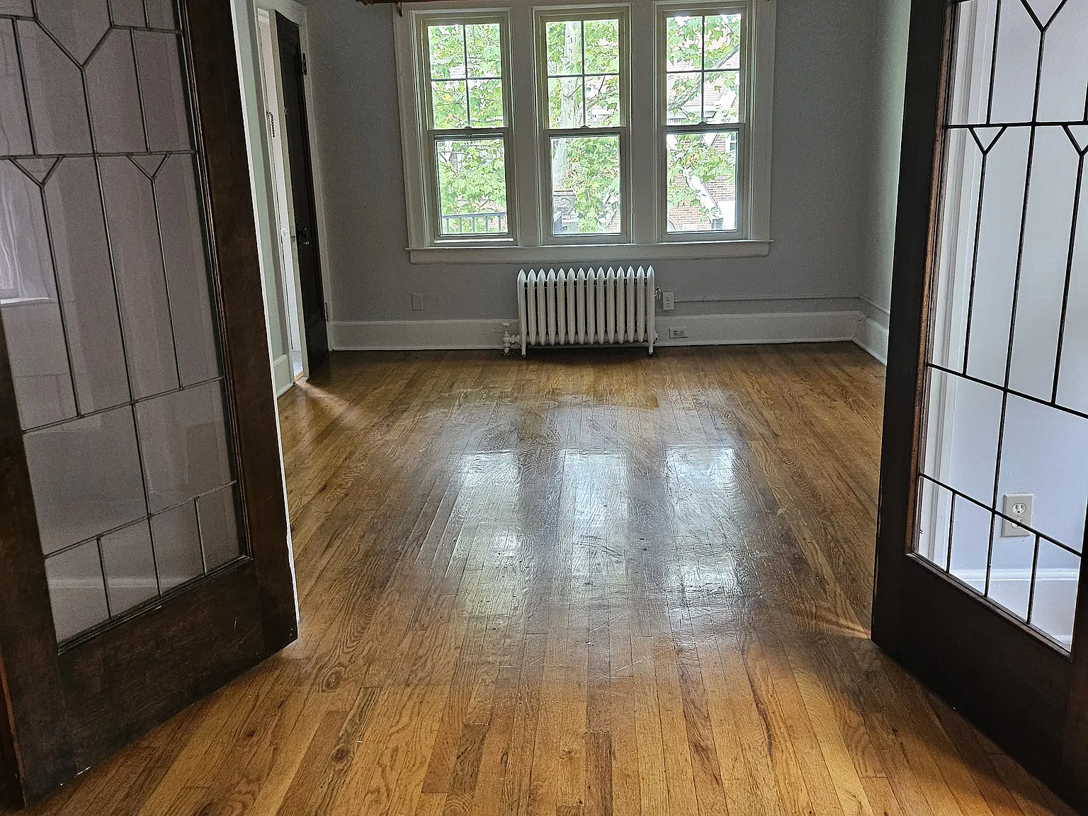 891 Beaconsfield Ave — Photo 2