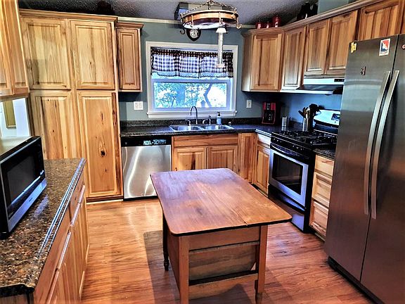 3rd image of 427 Acorn Dr