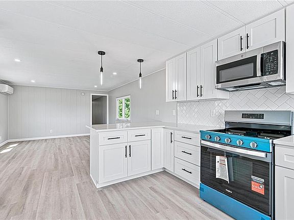 4th image of 21 Cathy Cir