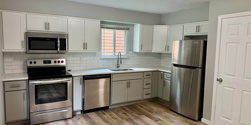 1st image of 12 Holloway Dr #12B