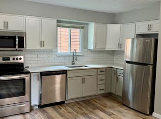 12 Holloway Dr #12B, Collinsville, IL 62234
