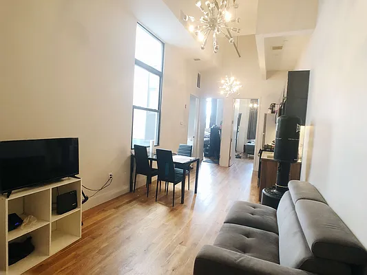 Rented by Manhattan Management LLC | media 24