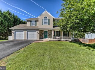 55 Kenlee Cir, Hanover, PA 17331