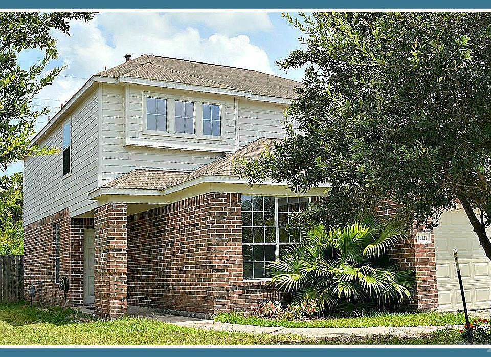 12127 Glen Crossing Front