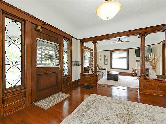 2nd image of 1520 Clarence Ave