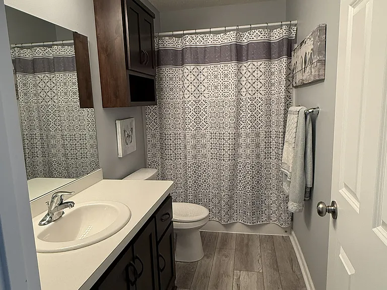 2nd Bathroom Upper Level