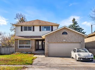 2 Windover Dr, Georgina, ON L4P 3L8