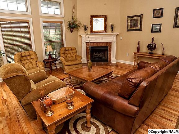 4th image of 318 Weatherford Dr NW