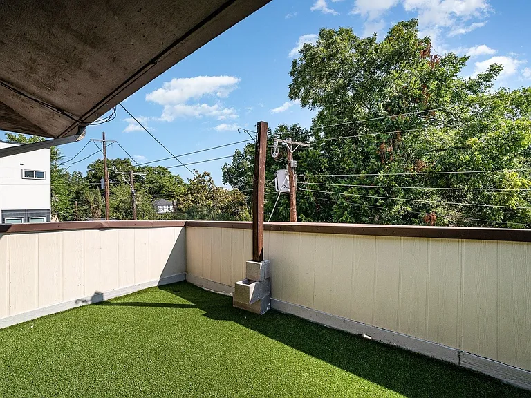 3131 Wycliff Ave — Photo 21