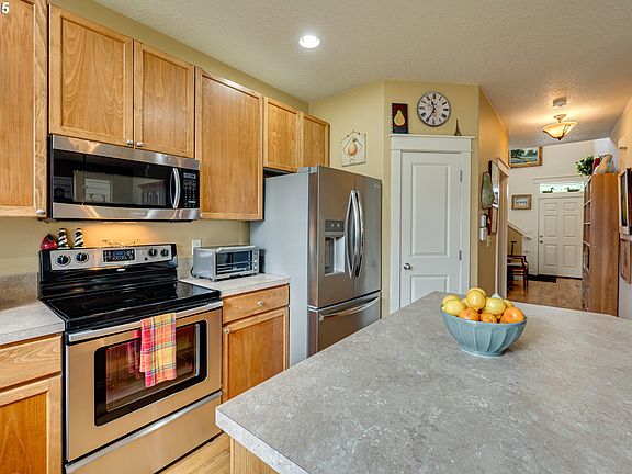 5th image of 5801 NE 49th St