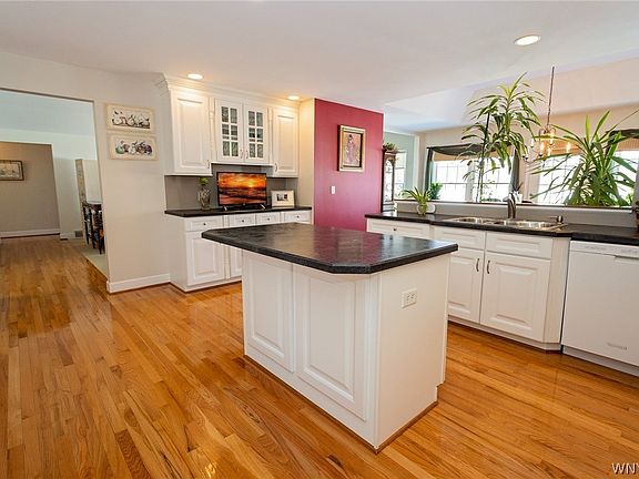 4th image of 7148 Lakeside Ct