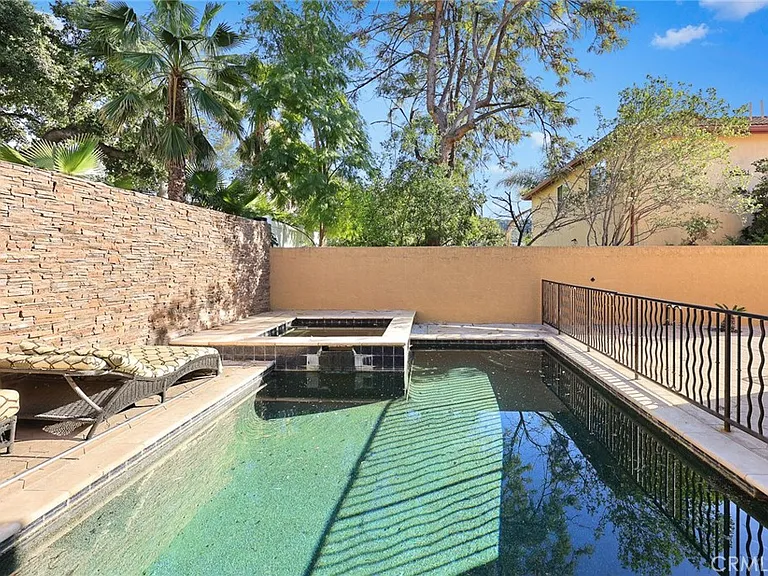 10610 Oak Tree Way — Photo 29