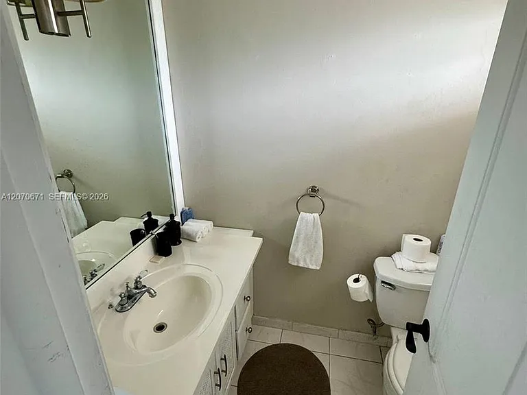 450 Golden Isles Dr #2F — Photo 21