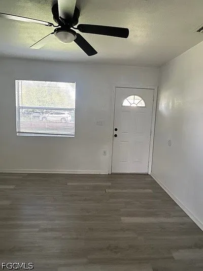 3 bed, 1.5 bath, 946 sqft, $1,400 — Photo 3
