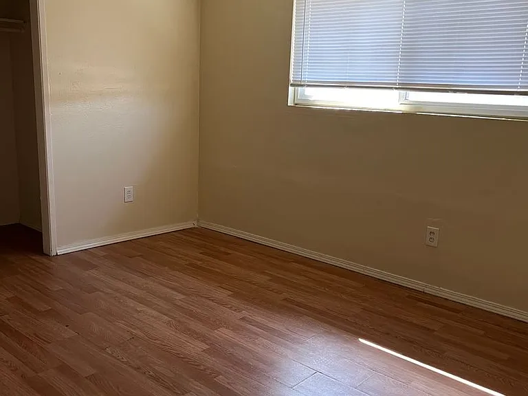 600 S Real Rd #4 — Photo 4