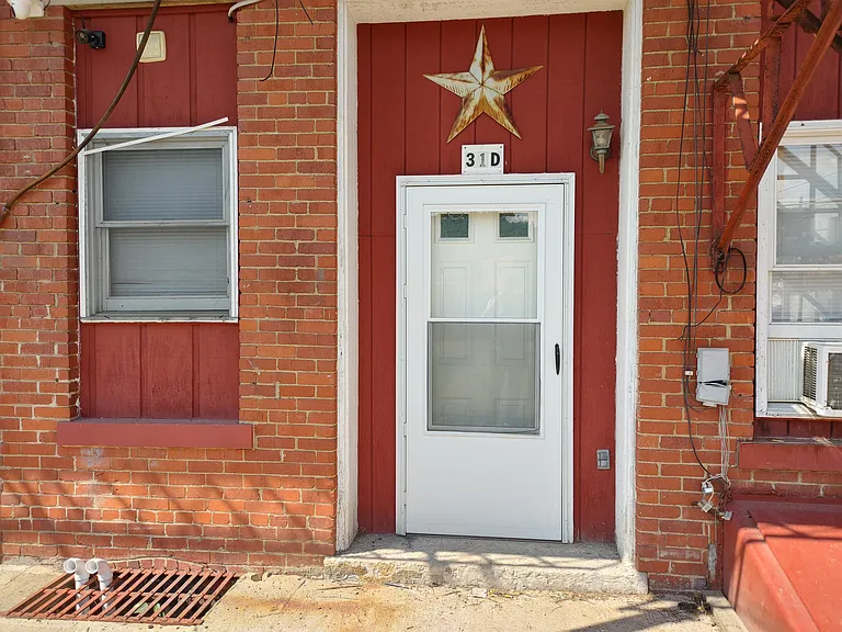 31 W Columbus St #D — Photo 8