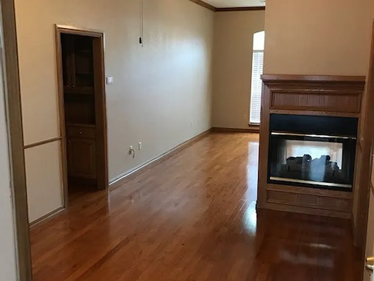 513 Laws Dr — Photo 5