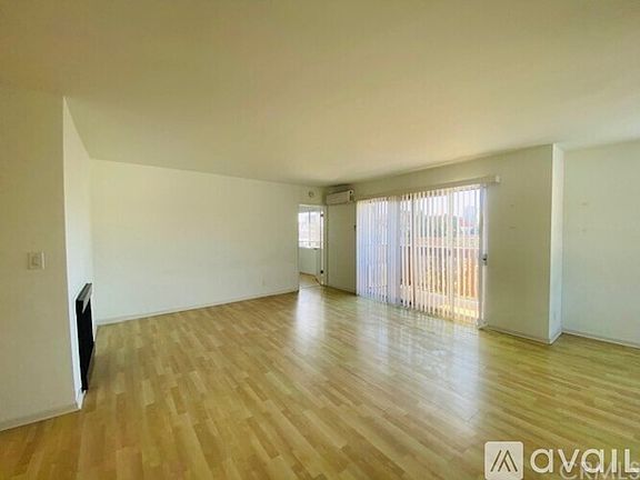 5th image of 811 6th St APT 306