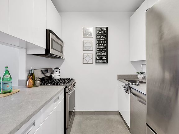 2nd image of 99 John St APT 1122