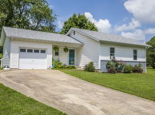 102 Array St, Cassville, MO 65625