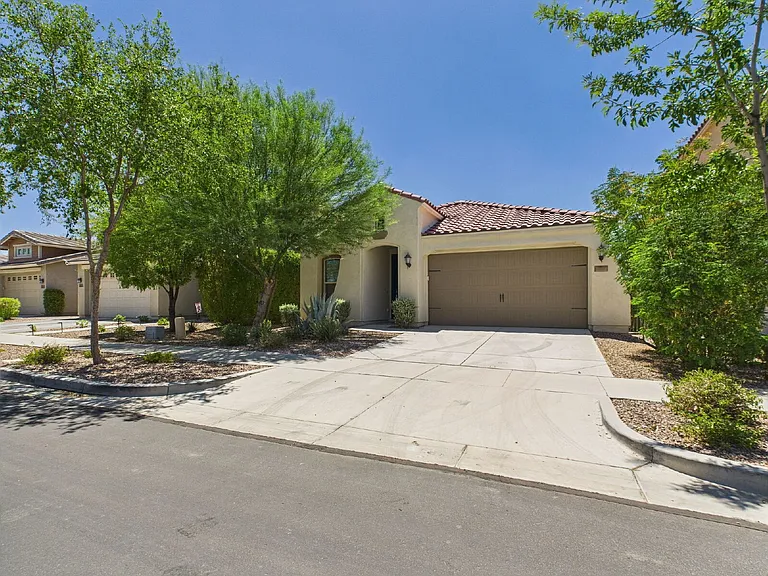 10511 E Corbin Ave — Photo 2