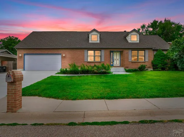 220 Bridle Trl, Pueblo, CO 81005