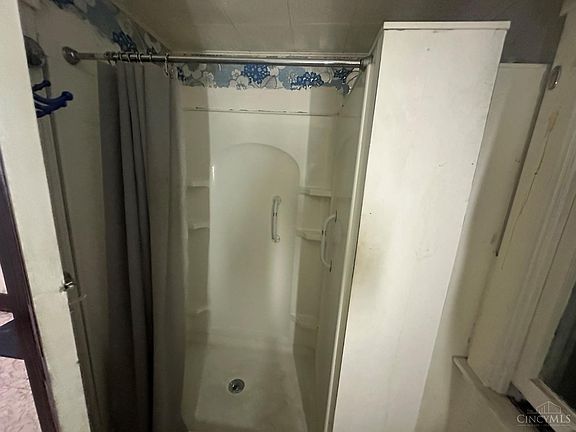 4th image of 1216 Carson Ave