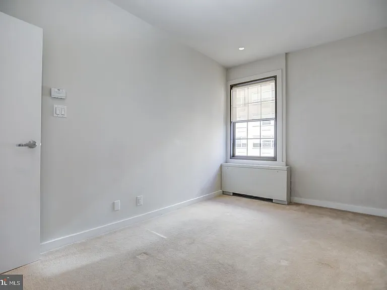 219 S 18th St #29-1602 — Photo 9
