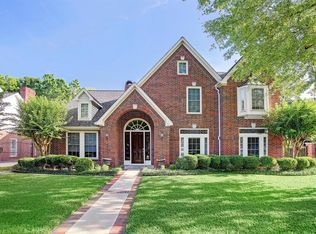 2 Inverness Park Cir, Houston, TX 77055