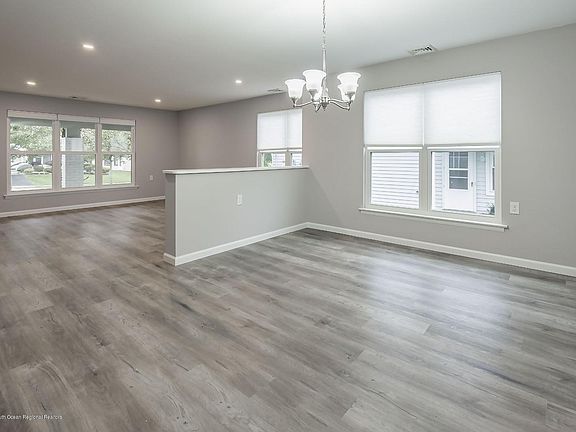 2nd image of 33 Woodstock Lane