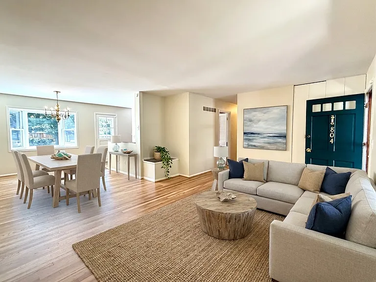 804 Cypress Beach Rd — Photo 4