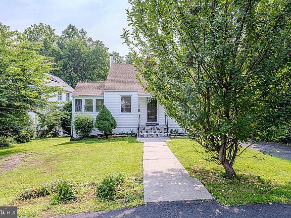 2nd image of 2923 Fairhill Rd