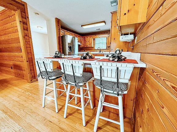 5th image of 1021 Ig Lanier Rd