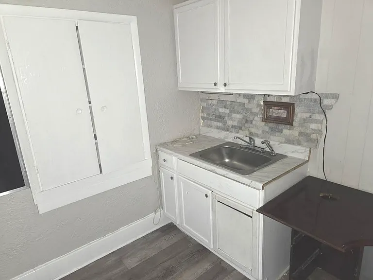 1910 Pine Ave #2 — Photo 7