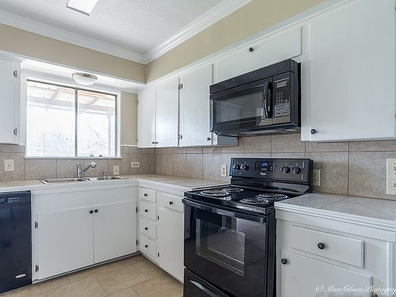 5th image of 734 Meadowdale Pl