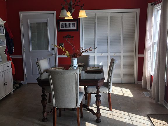 4th image of 2114 Valley Dr