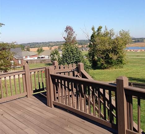 3rd image of 383 Oak Tree Way