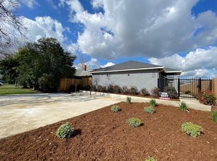 955 W 18th St, Merced, CA 95340